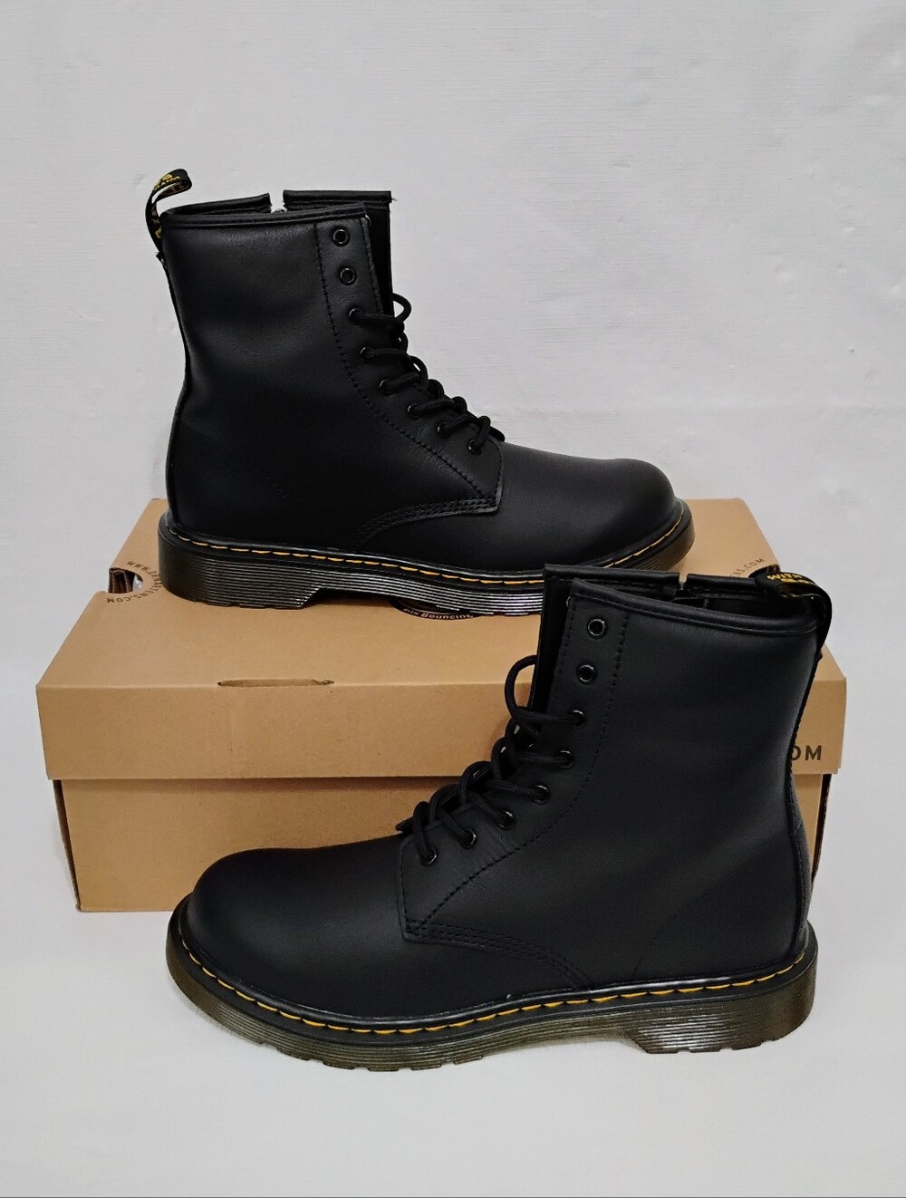 Youth Dr. Martens 1460 Y Black Softy T Leather Boots Size 6M/7L-NEW